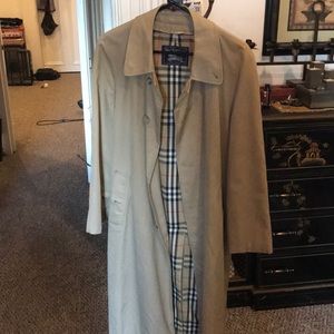 Burberry lightweight trench coat